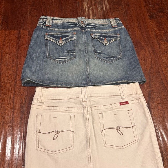 Woman's size 10 Guess denim mini skirt London jean denim mini skirt Y2K stretch - Picture 2 of 8